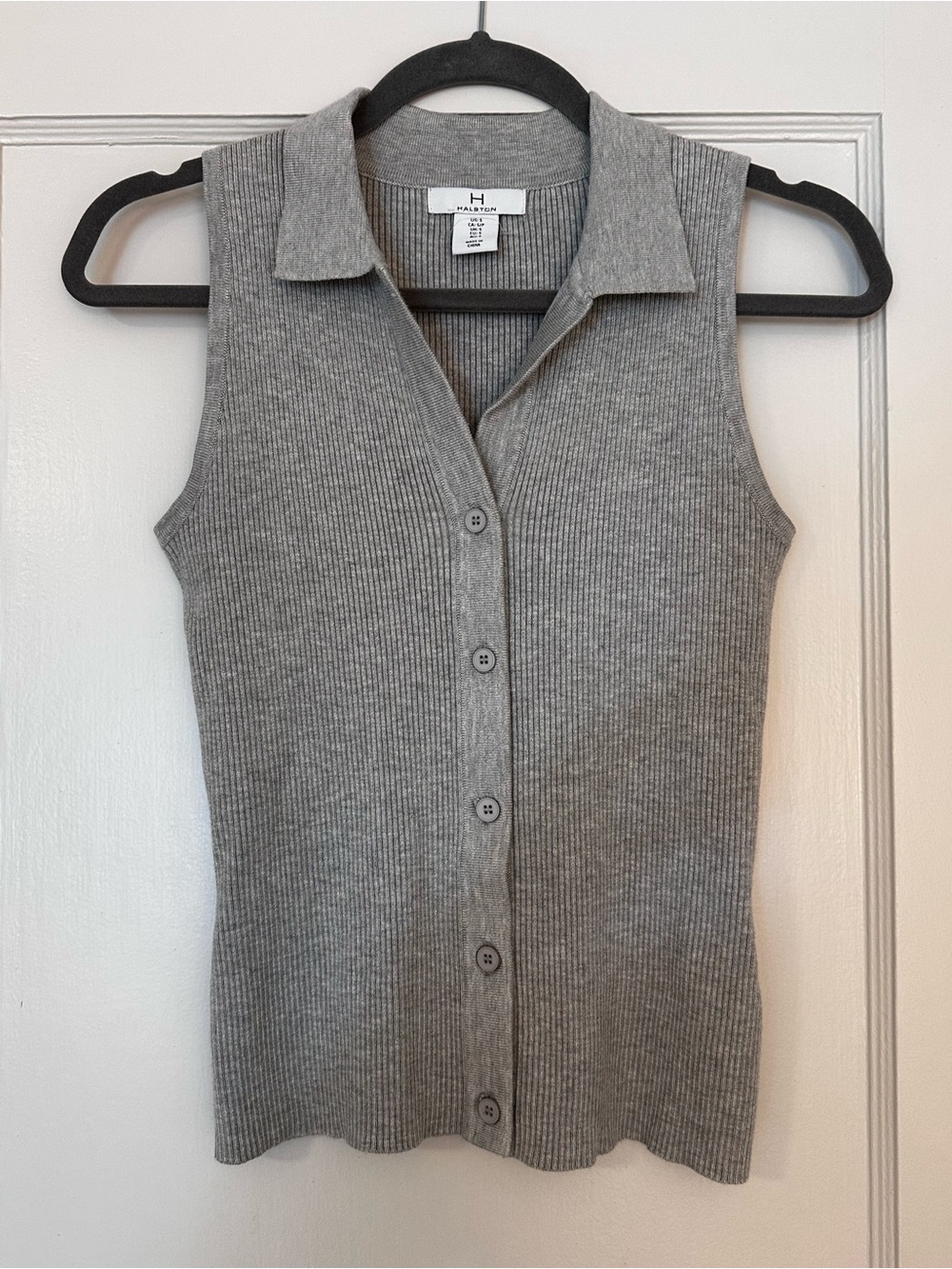 H by Halston Gray Ribbed Button-Up Sleeveless Polo Tank